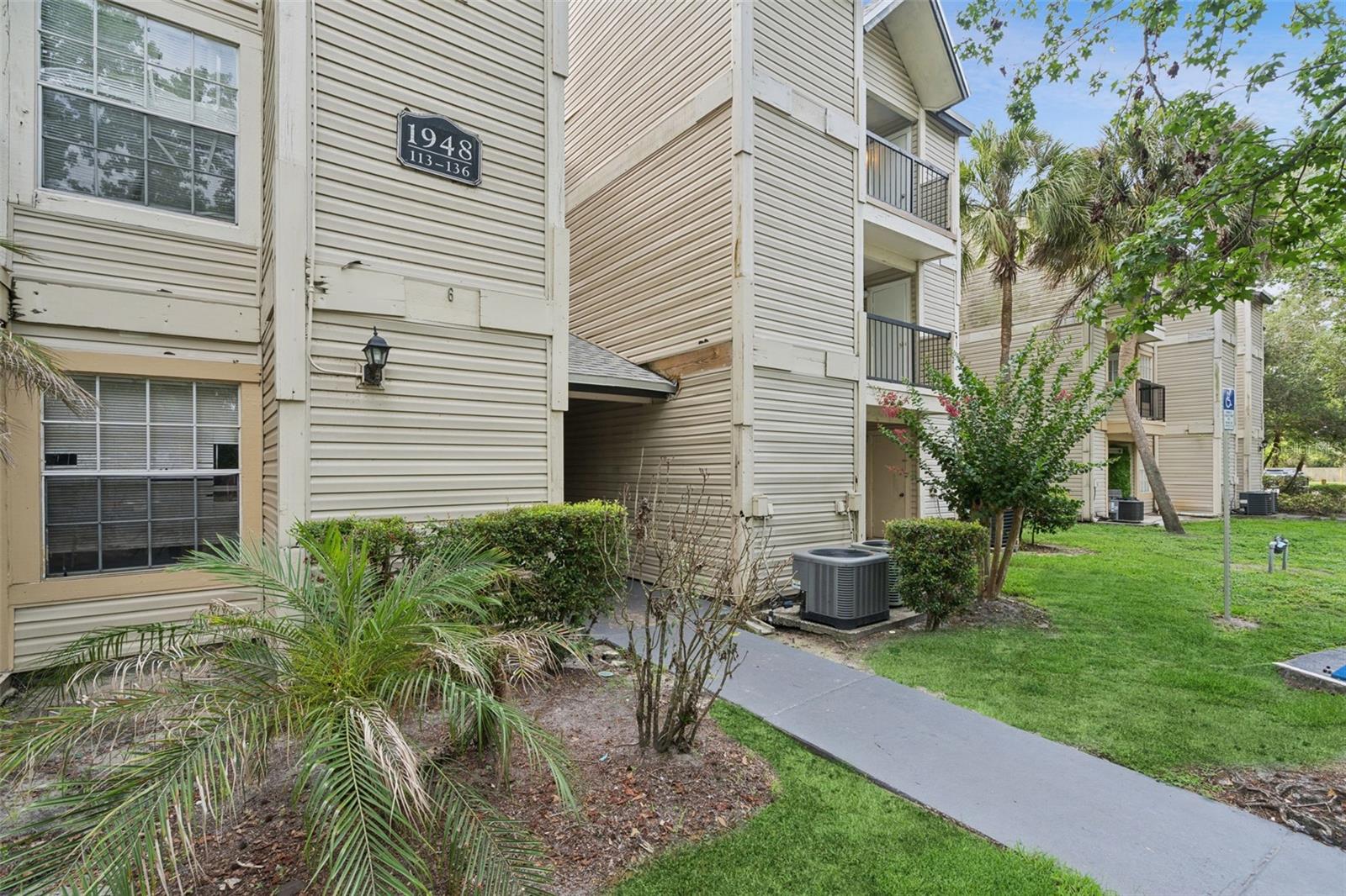 1948 LAKE ATRIUMS CIRCLE 124