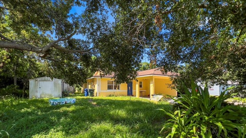 Photo of 2228 25th Street, Sarasota, FL 34234 (MLS # A4696124)