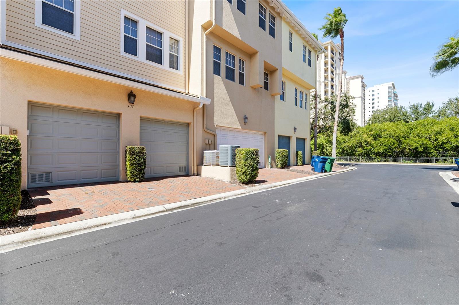 WESTSHORE YACHT CLUB TWNHMS - Residential