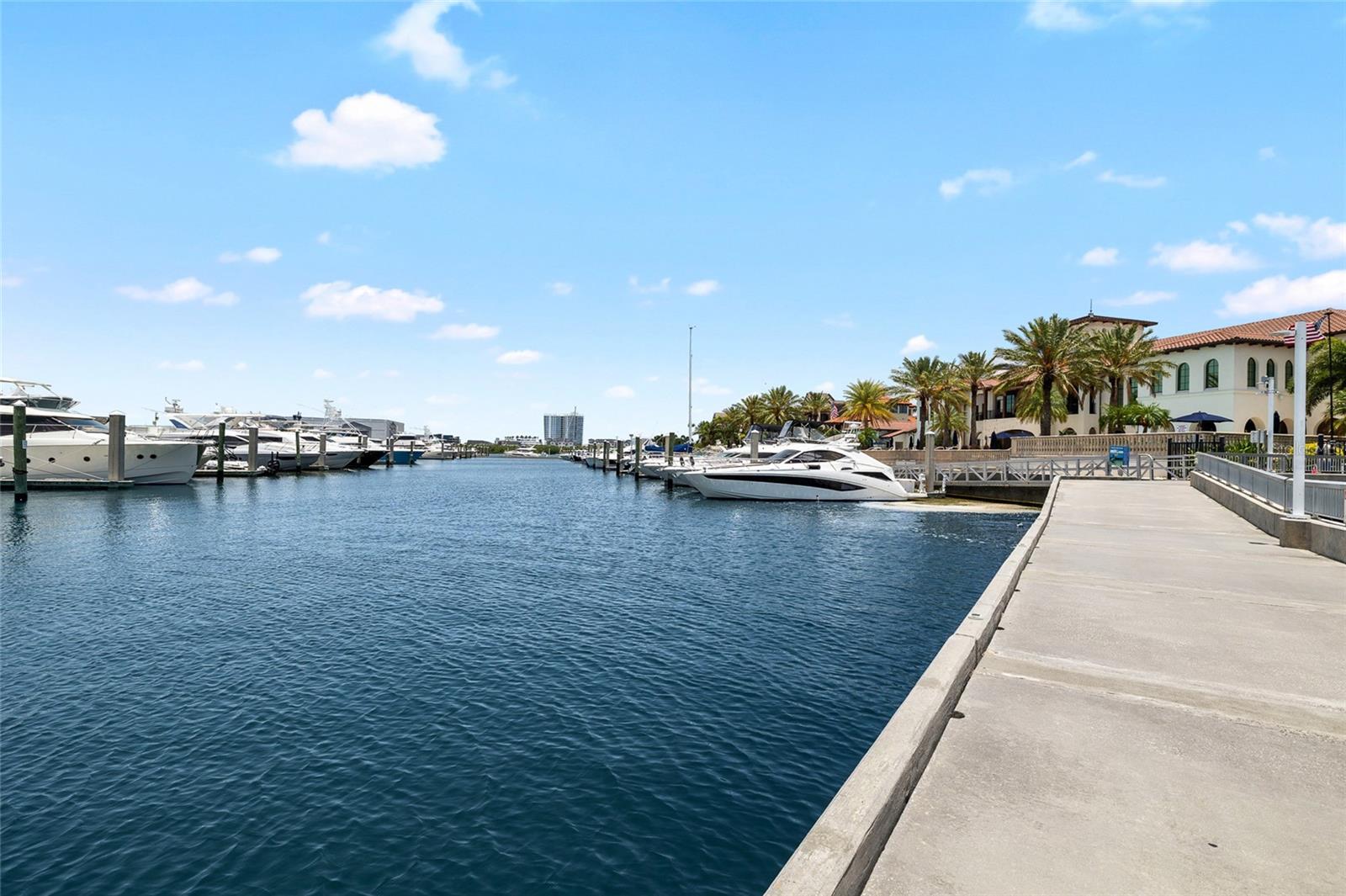 WESTSHORE YACHT CLUB TWNHMS - Residential