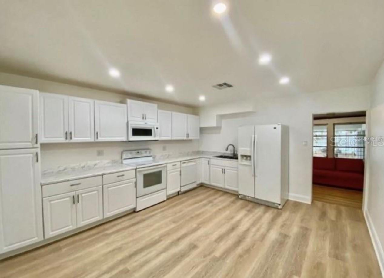 1409 28TH AVENUE S