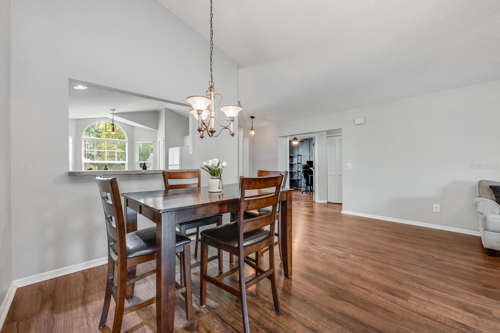 3009 E BEAUMONT LANE