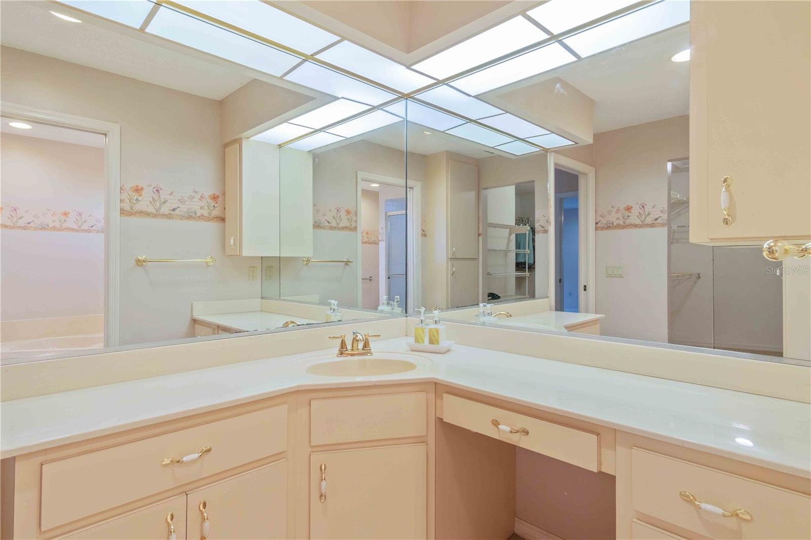 ENGLEWOOD ISLES SUB - Residential