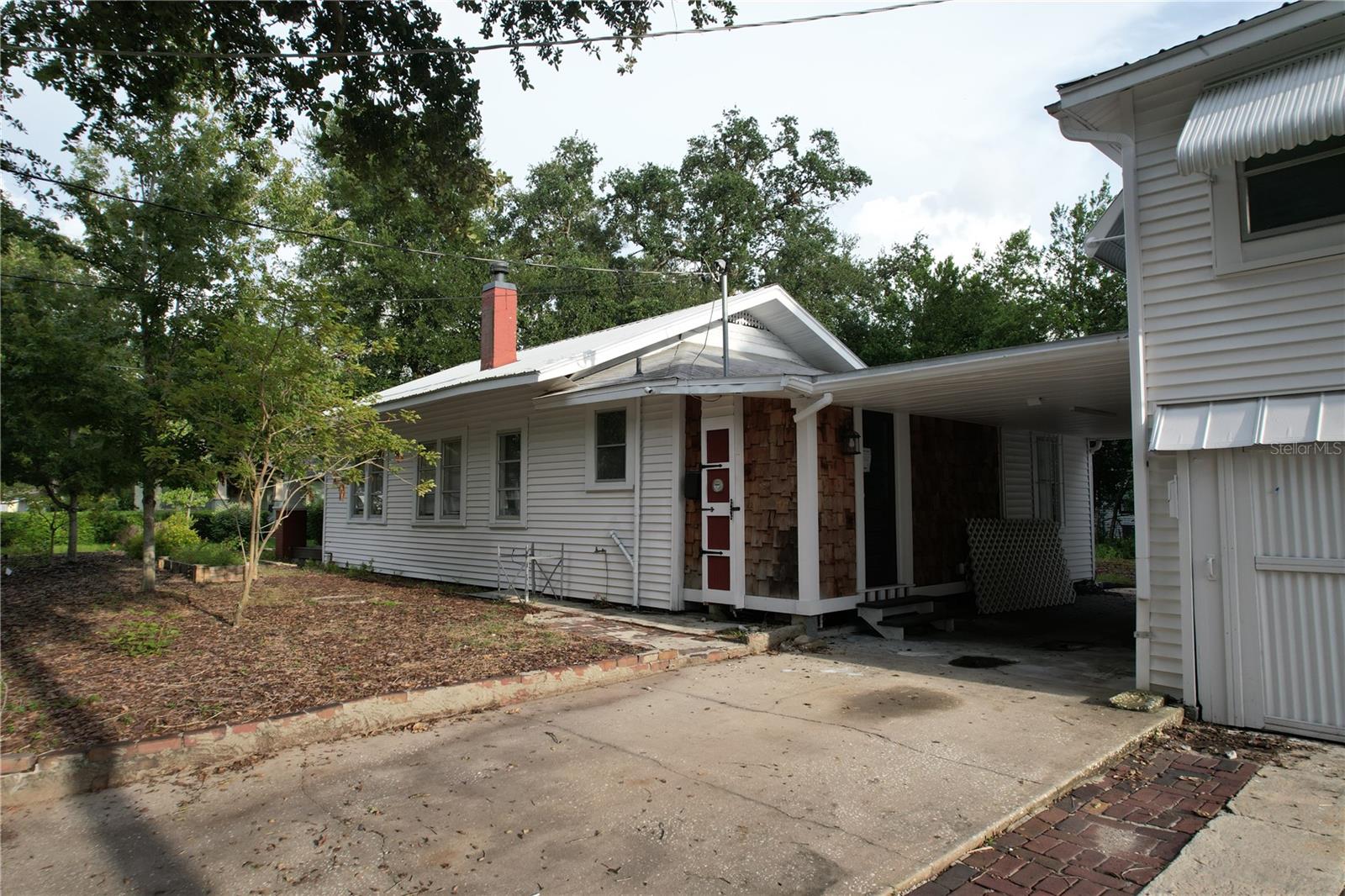 AVALON HEIGHTS - Residential Lease