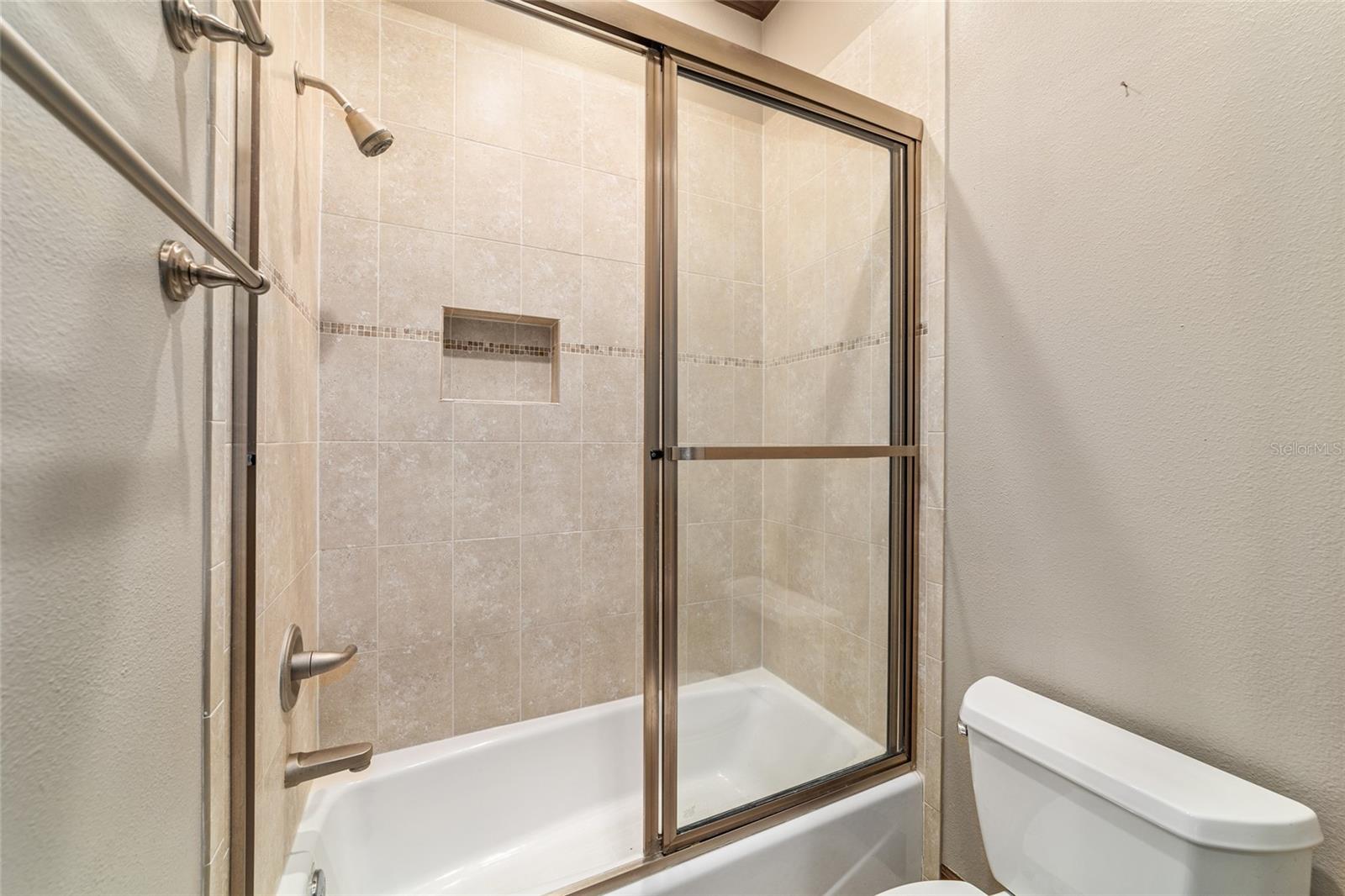 BELLECHASE LAURELS - Residential