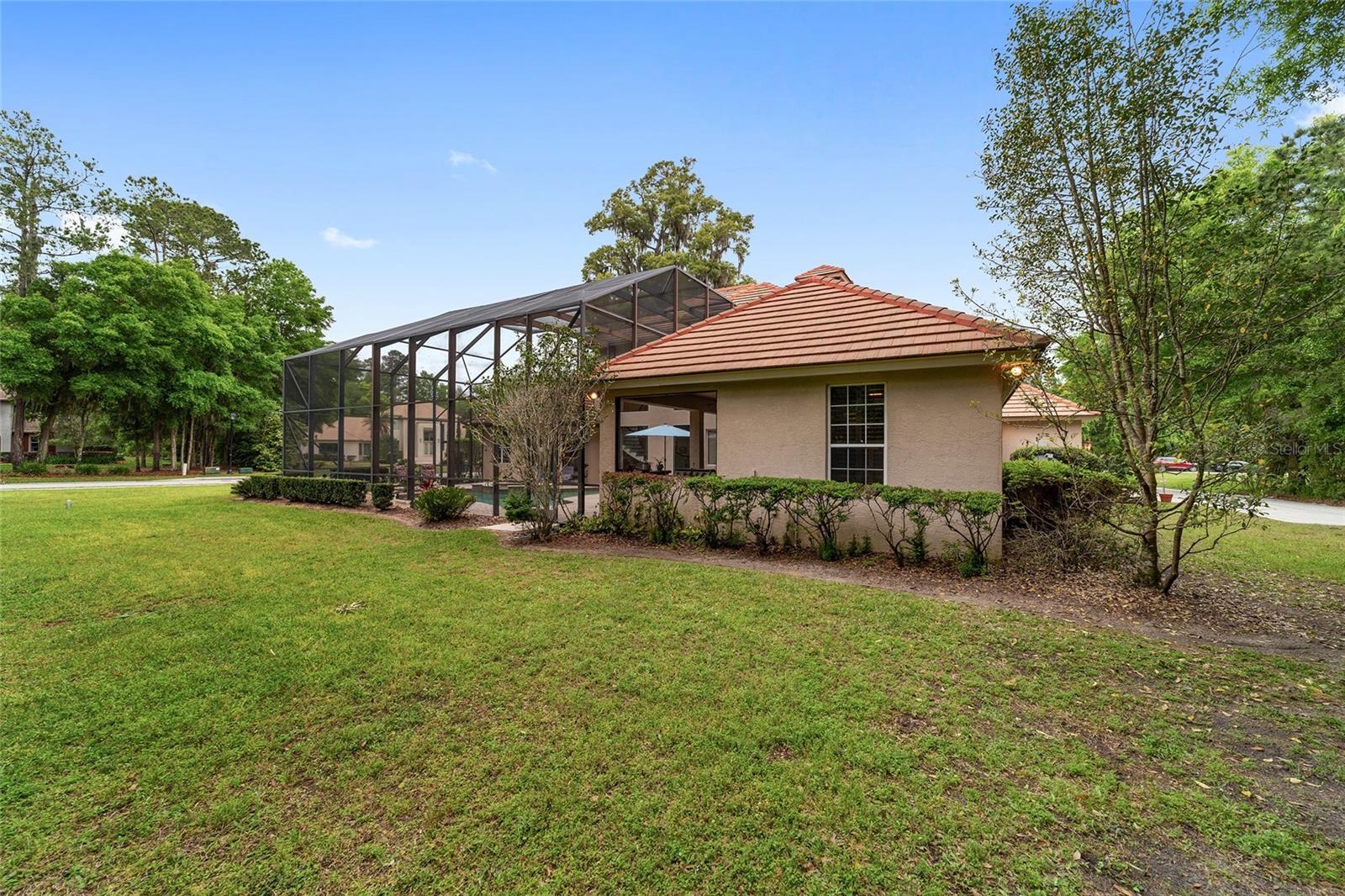 BELLECHASE LAURELS - Residential
