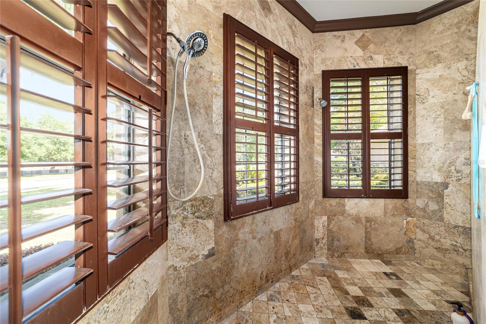 BELLECHASE LAURELS - Residential