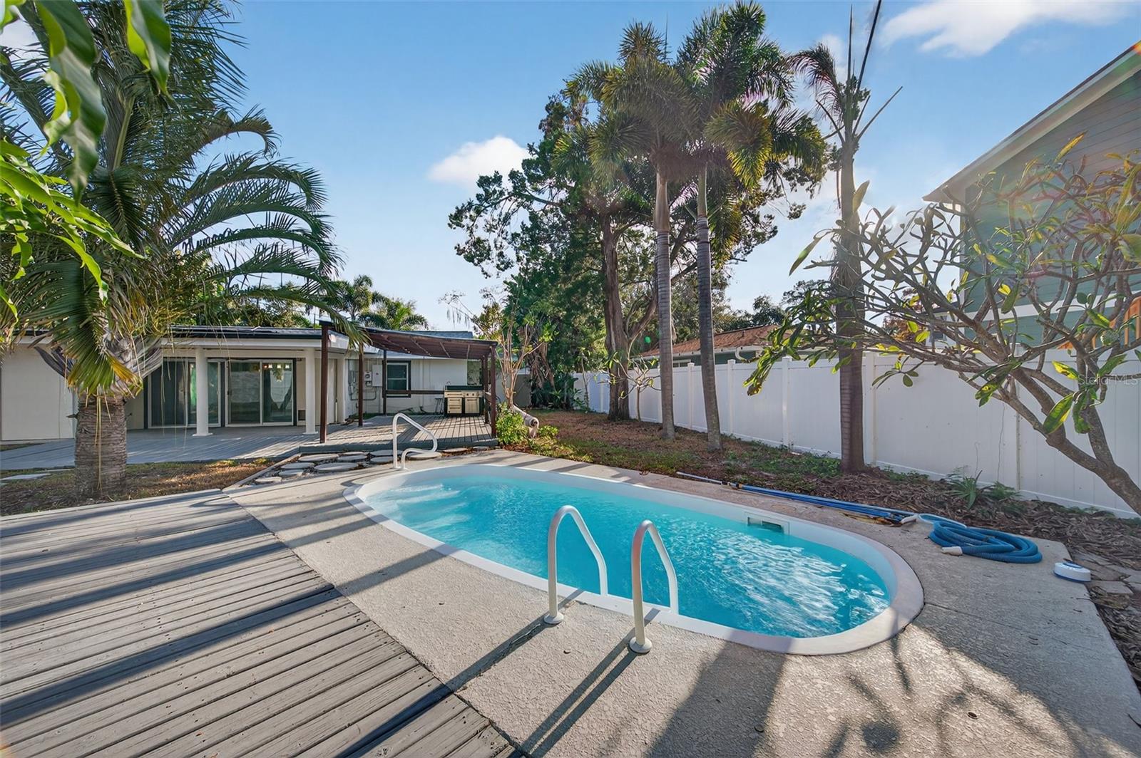 BOARDMAN & GOETZ OF DAVISTA - Residential