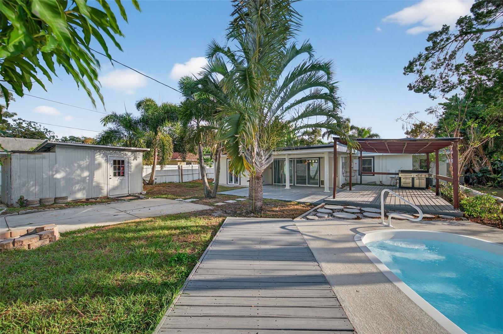 BOARDMAN & GOETZ OF DAVISTA - Residential