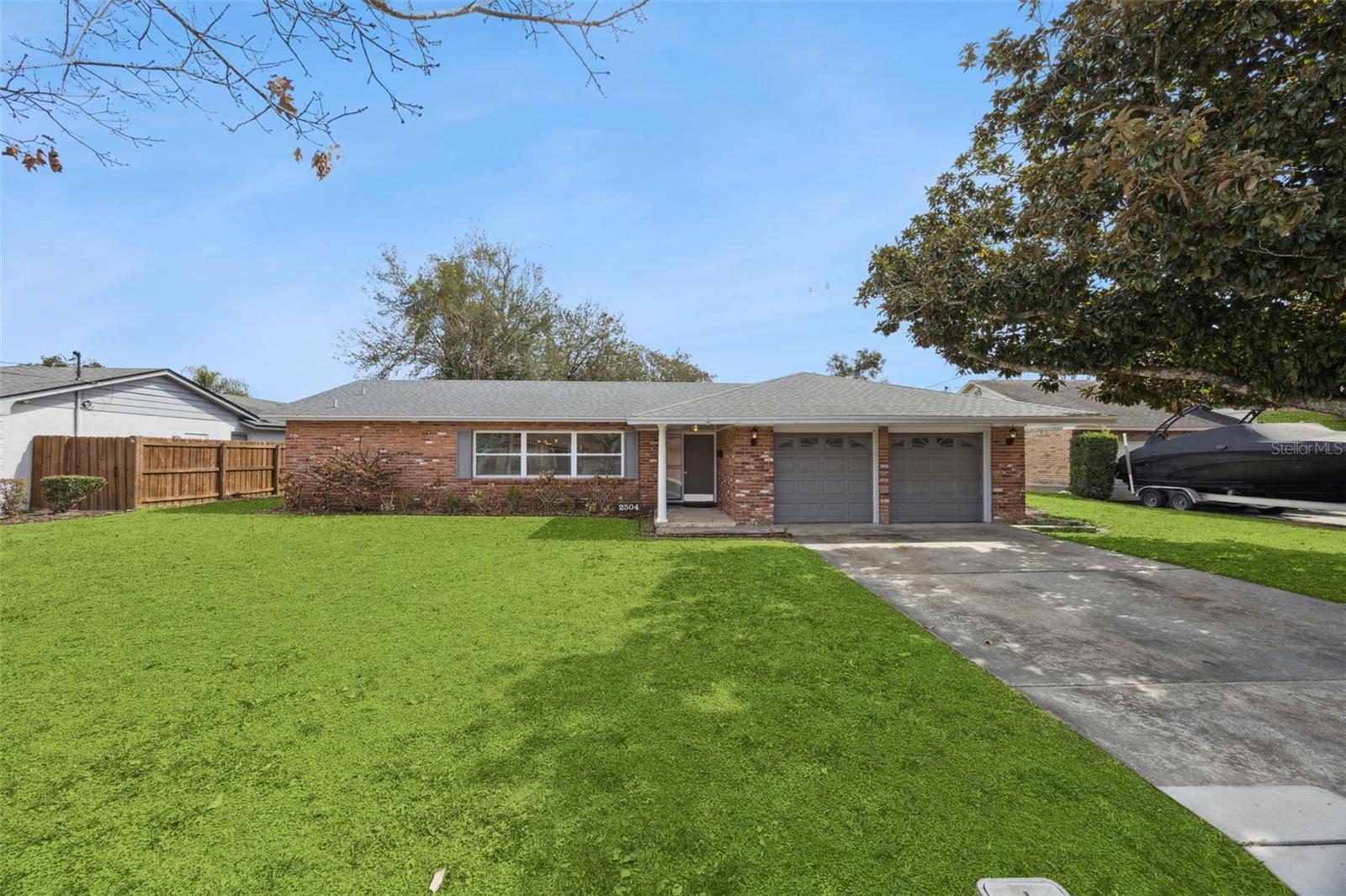 2504 LAUDERDALE COURT