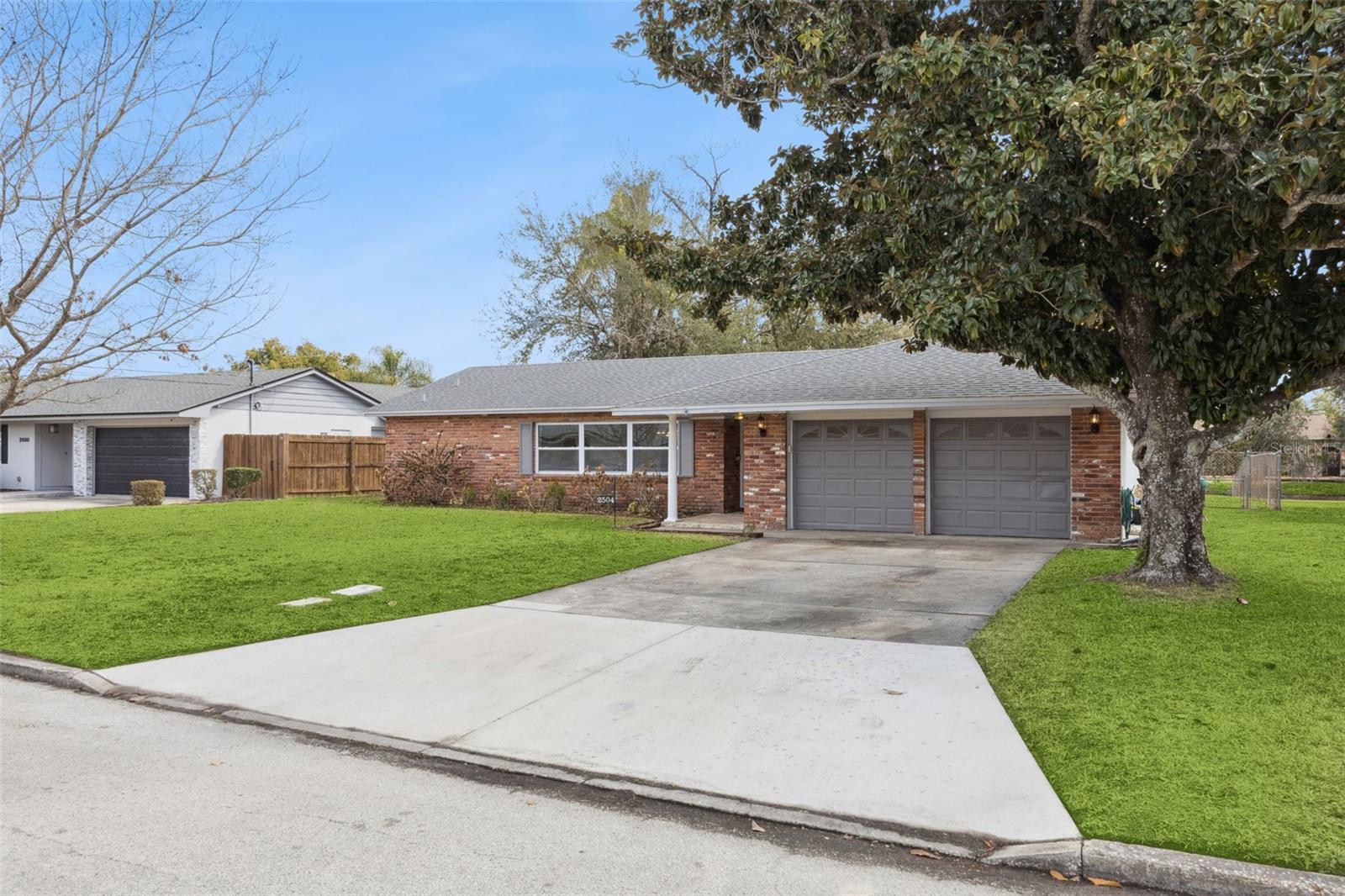 2504 LAUDERDALE COURT