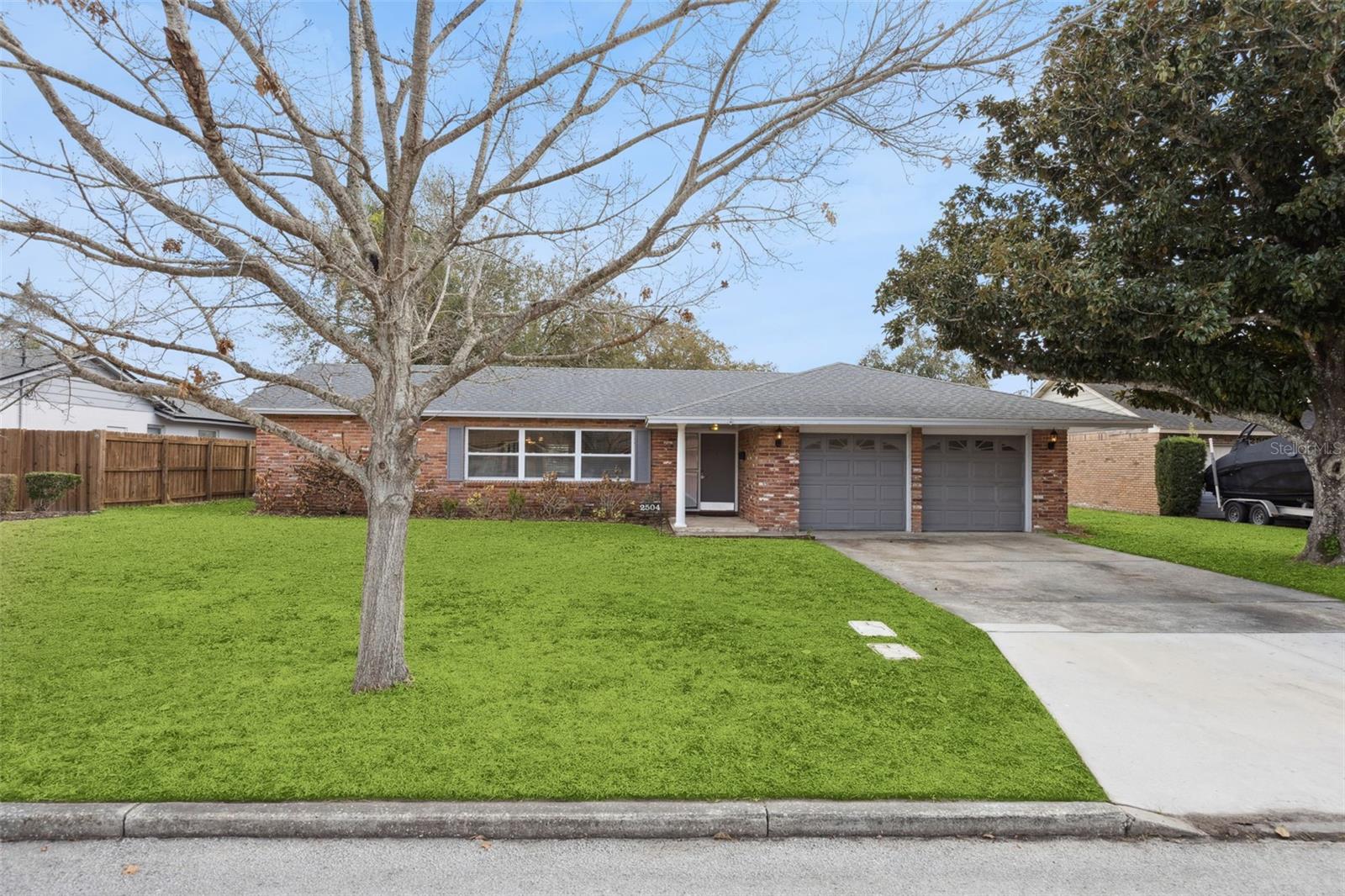 2504 LAUDERDALE COURT