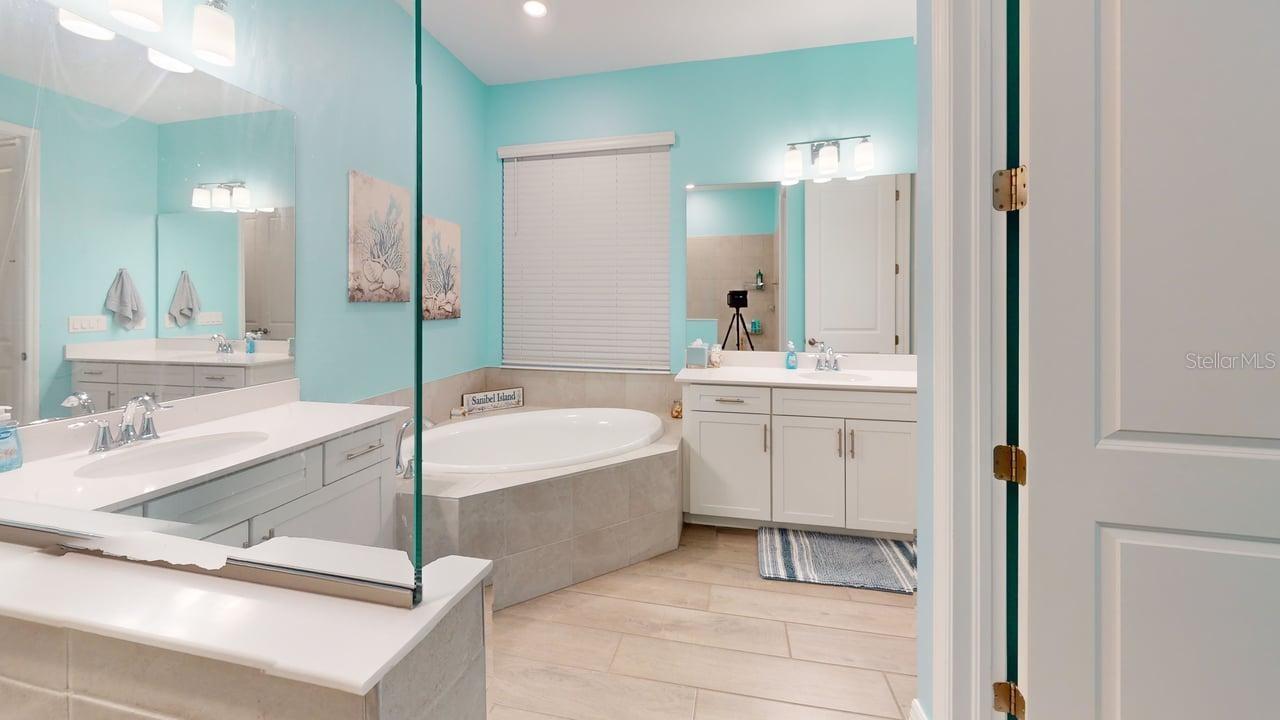 WELLEN PARK GOLF & COUNTRY CLUB - Residential