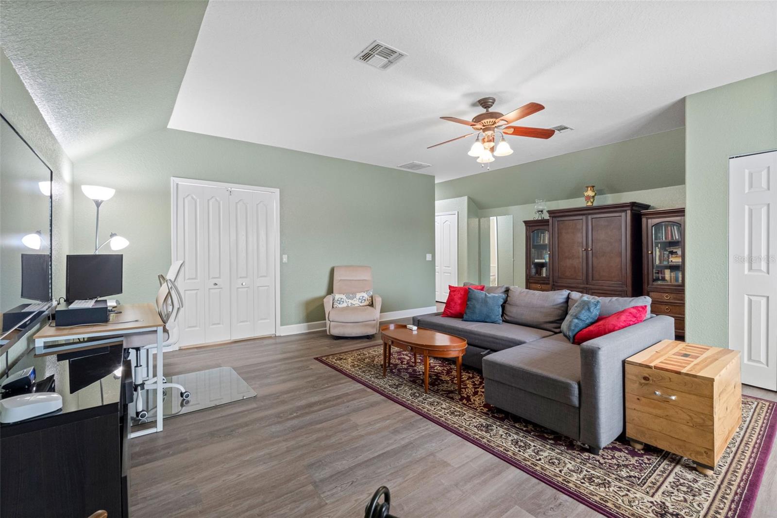 RIVERSIDE ESTATES - Residential