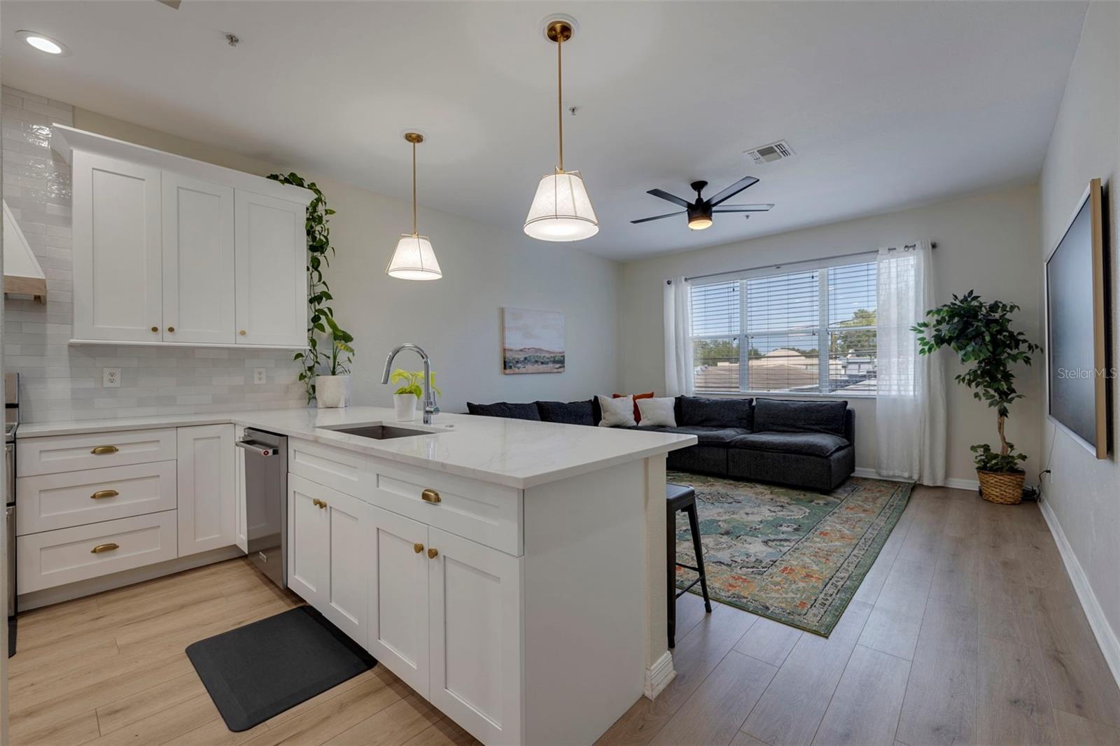 LANGS BUNGALOW COURT - Residential Lease