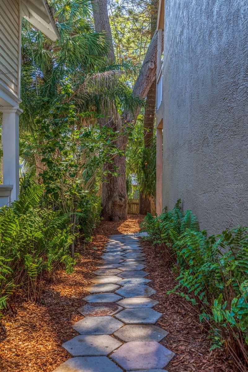 LANGS BUNGALOW COURT - Residential Lease