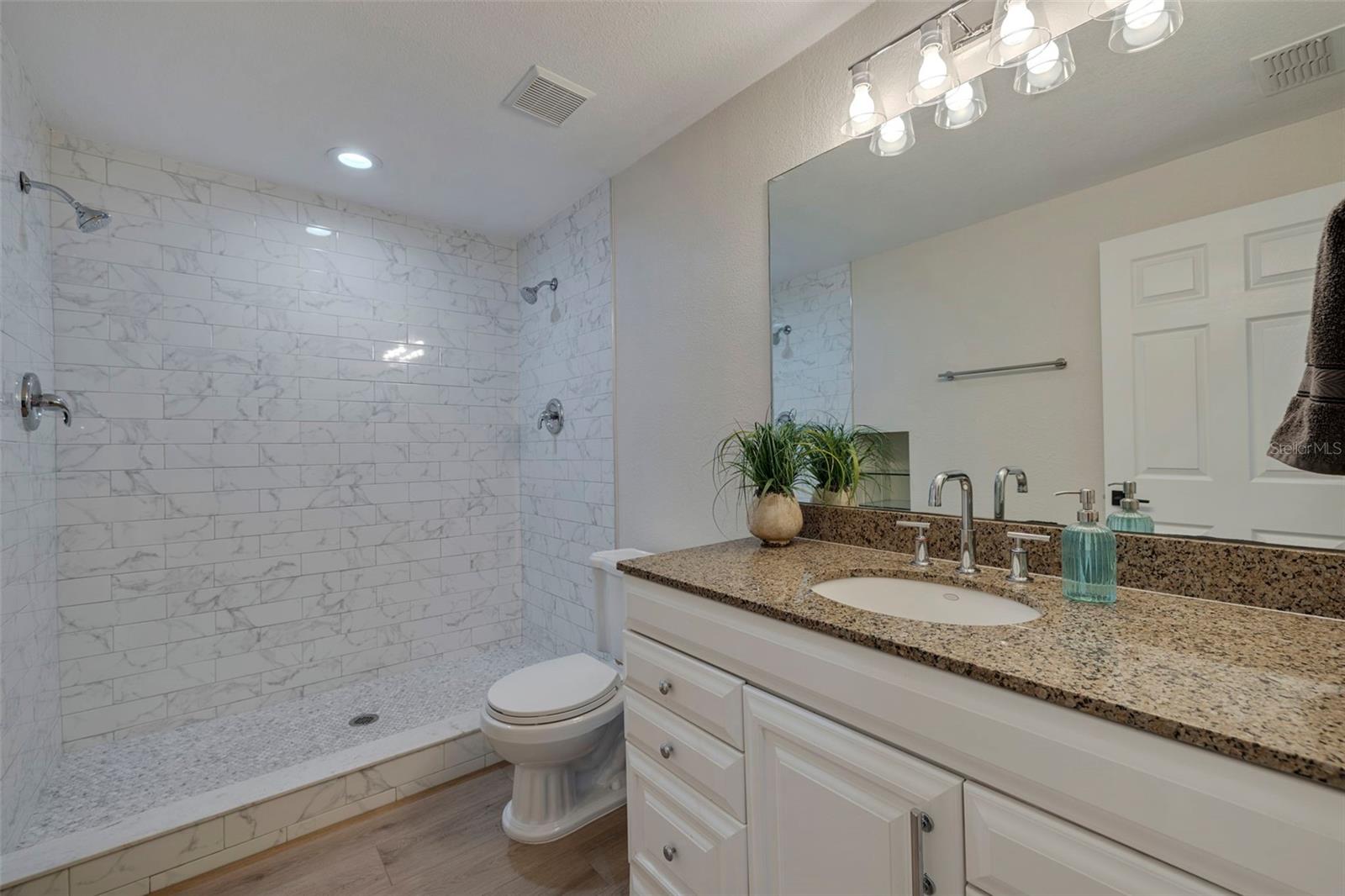 LANGS BUNGALOW COURT - Residential Lease