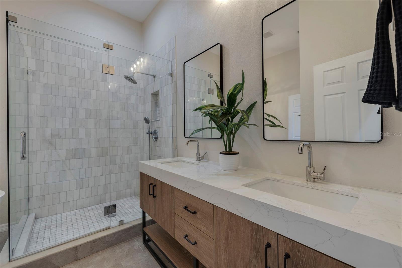 LANGS BUNGALOW COURT - Residential Lease