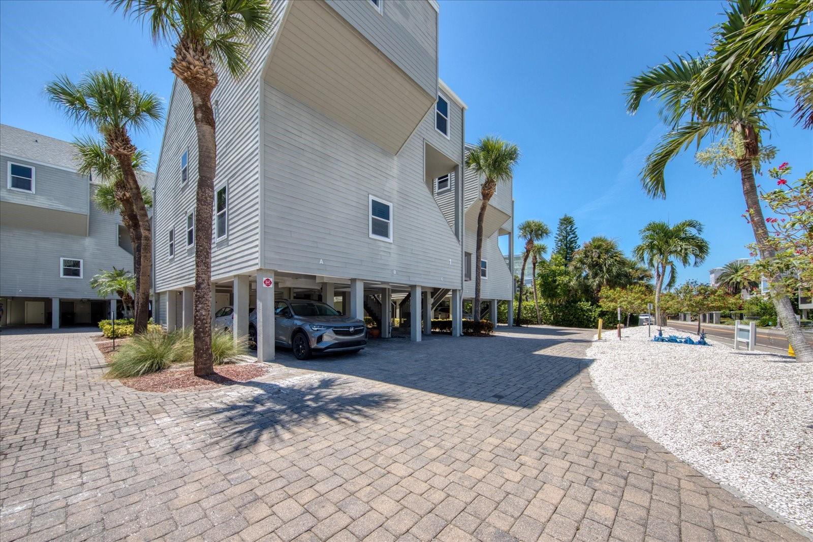 PELICANS POINTE BEACH HOMES - Residential