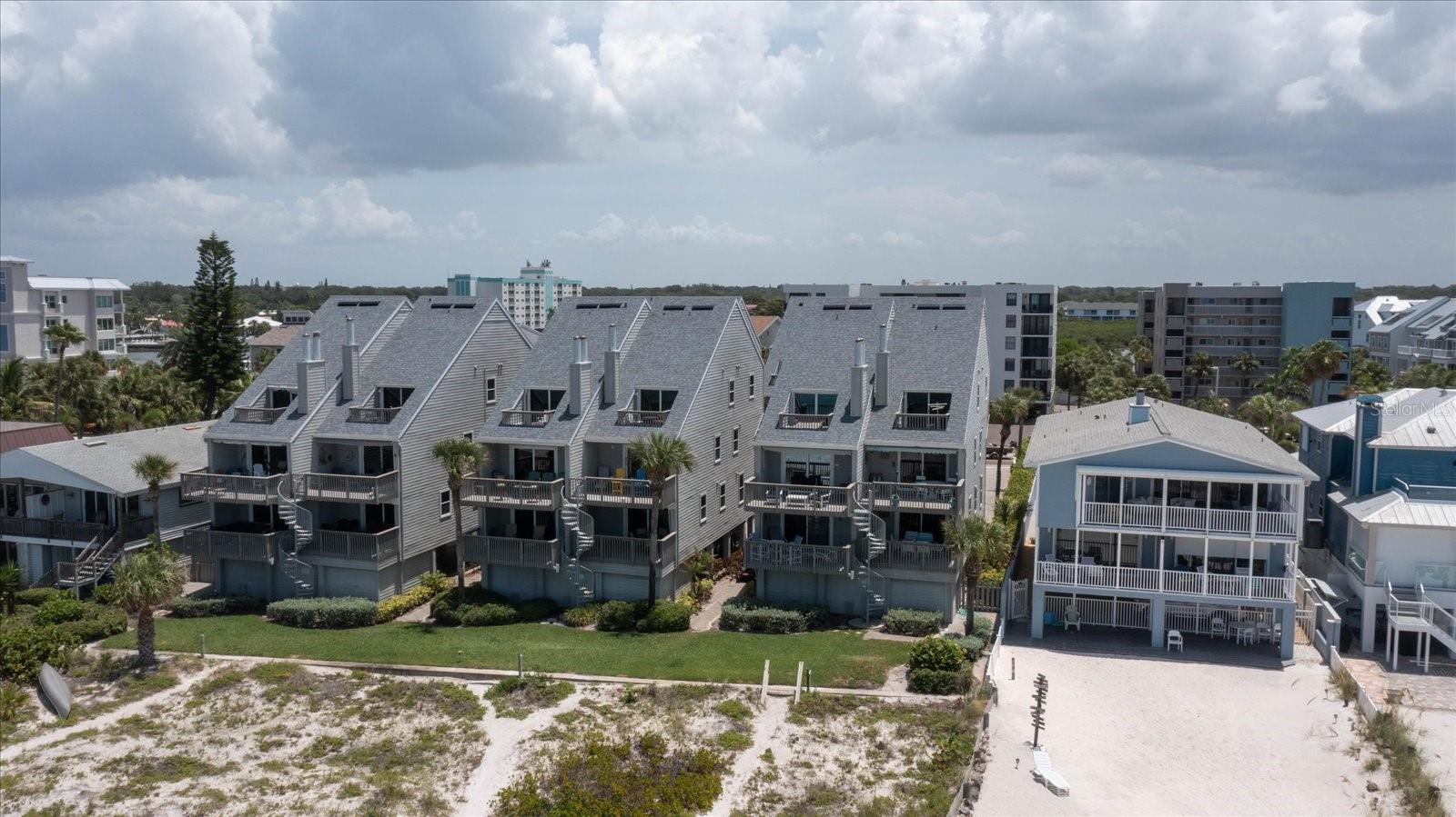 PELICANS POINTE BEACH HOMES - Residential