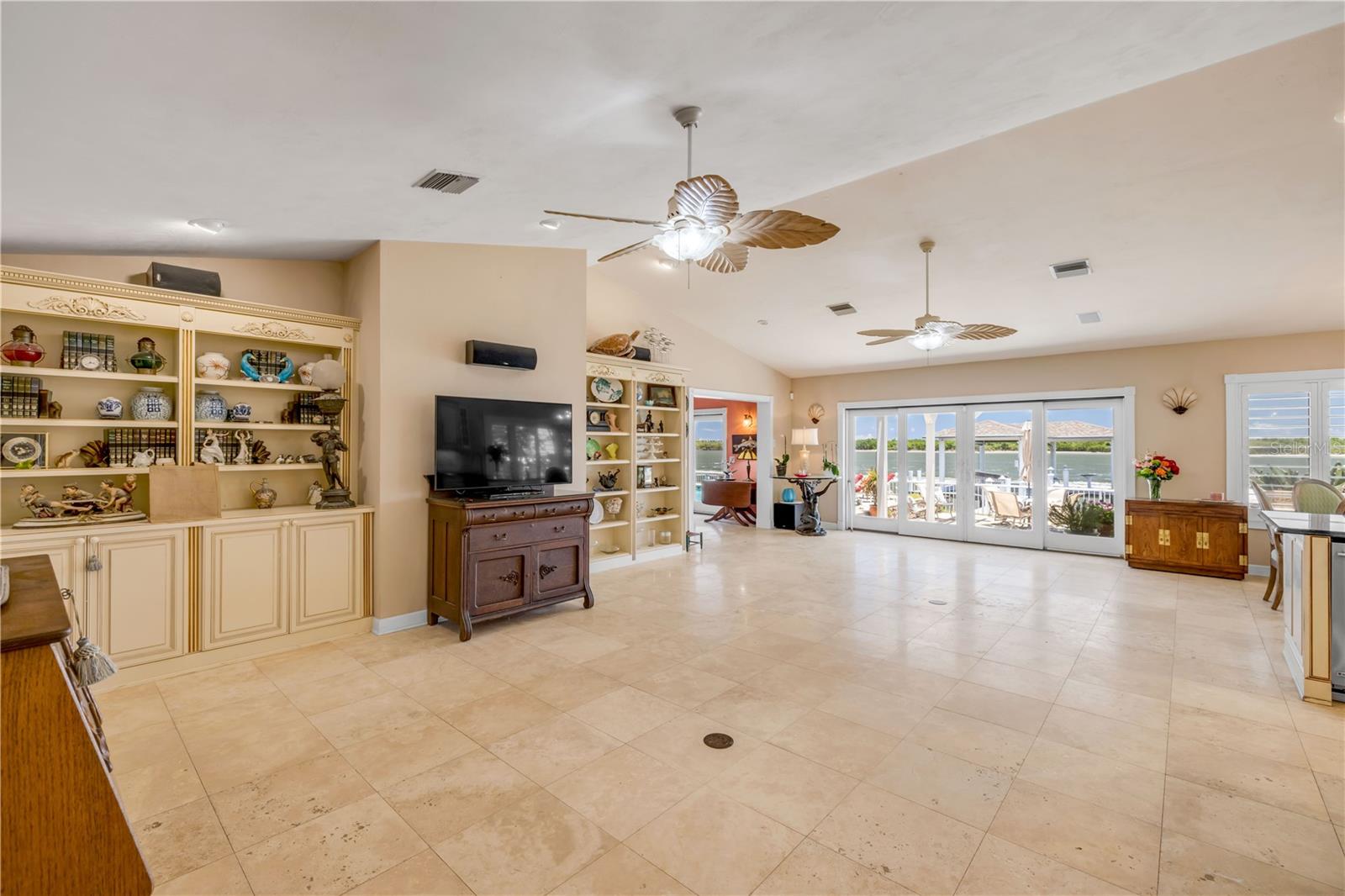 YACHT CLUB ISLAND ESTATES - Residential