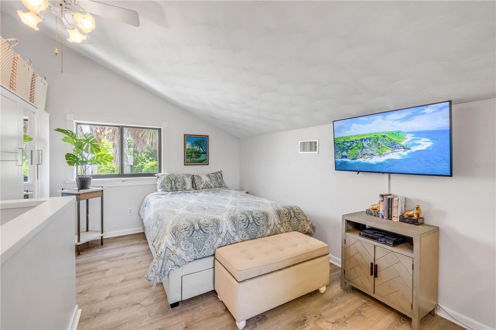 YACHT CLUB ISLAND ESTATES - Residential