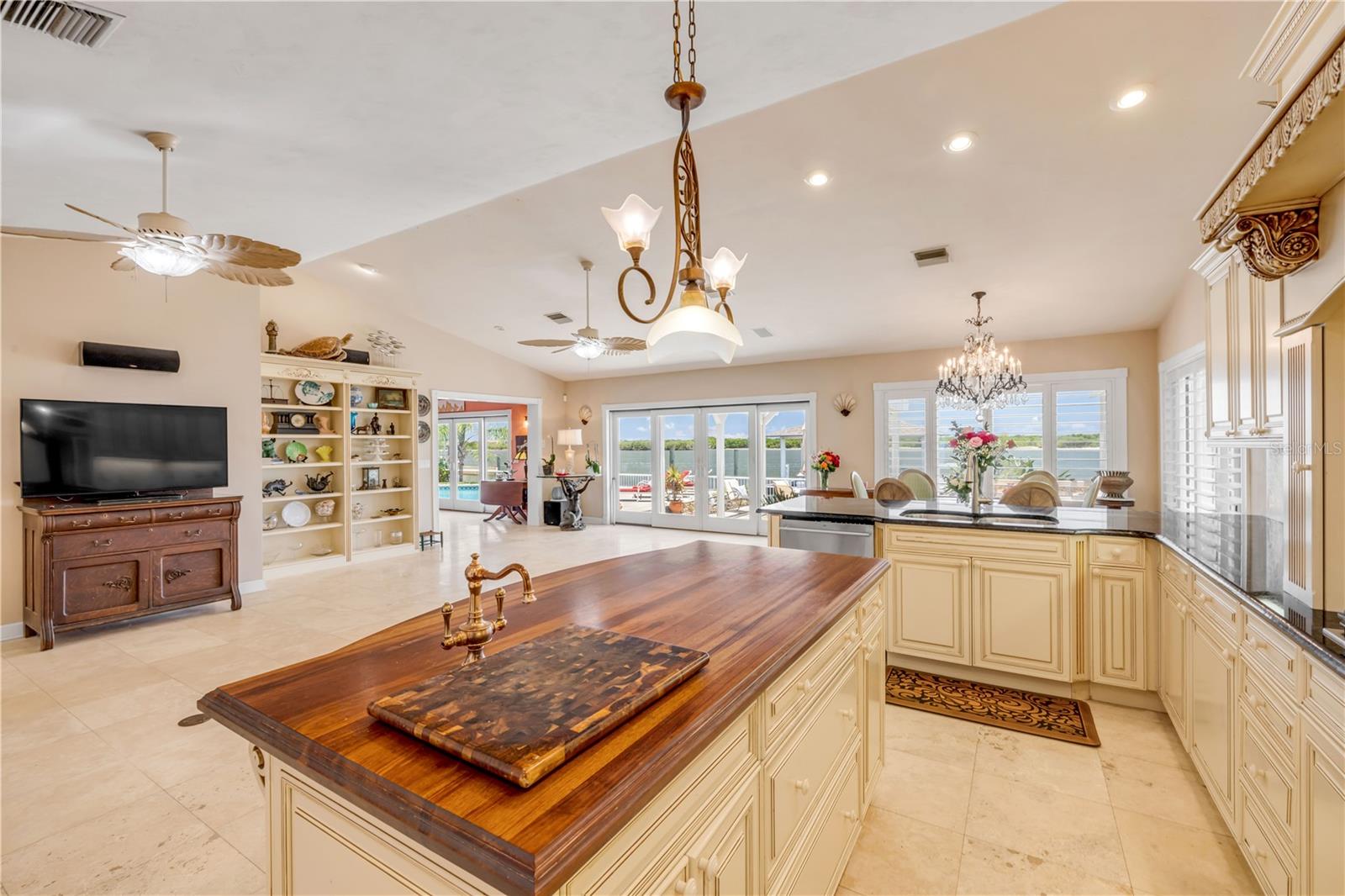 YACHT CLUB ISLAND ESTATES - Residential