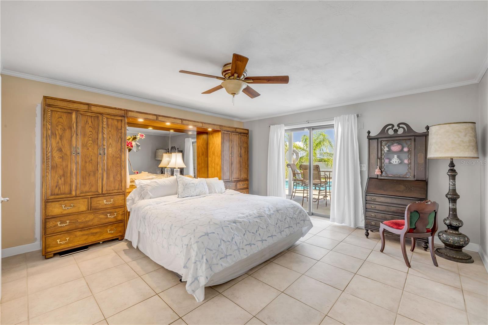 YACHT CLUB ISLAND ESTATES - Residential