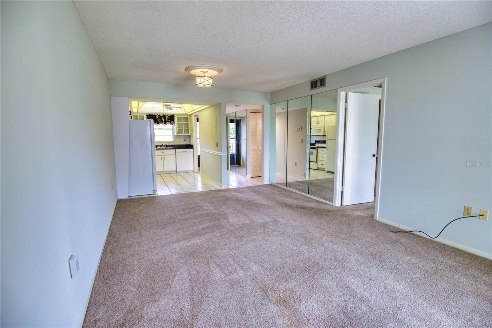 VILLA D ESTE SEC A - Residential Lease