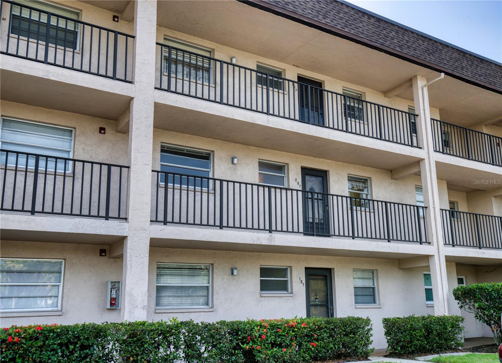 VILLA D ESTE SEC A - Residential Lease