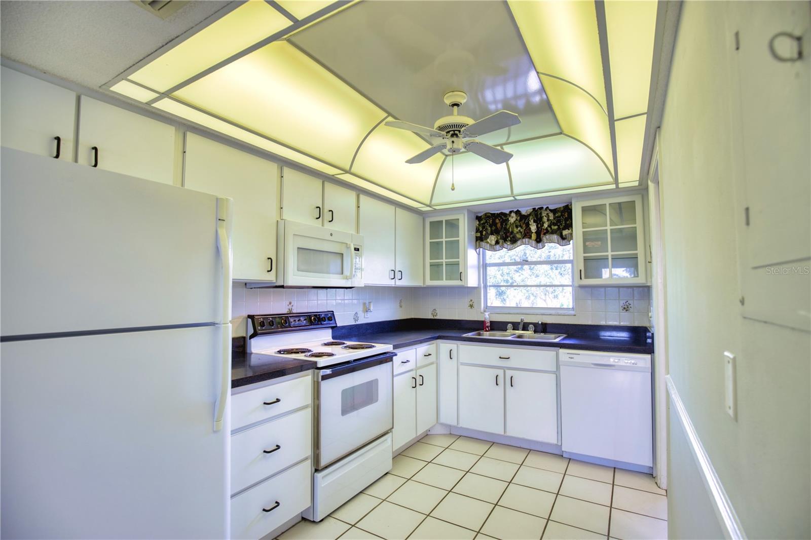 VILLA D ESTE SEC A - Residential Lease