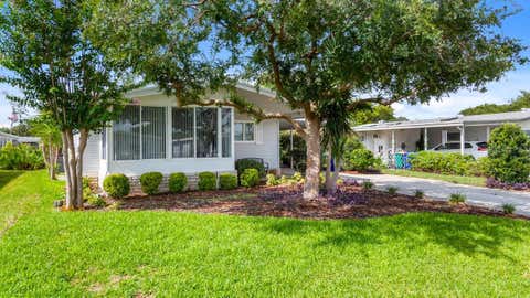 Tiny photo for 3109 Manatee Road, Tavares, FL 32778 (MLS # G5113669)