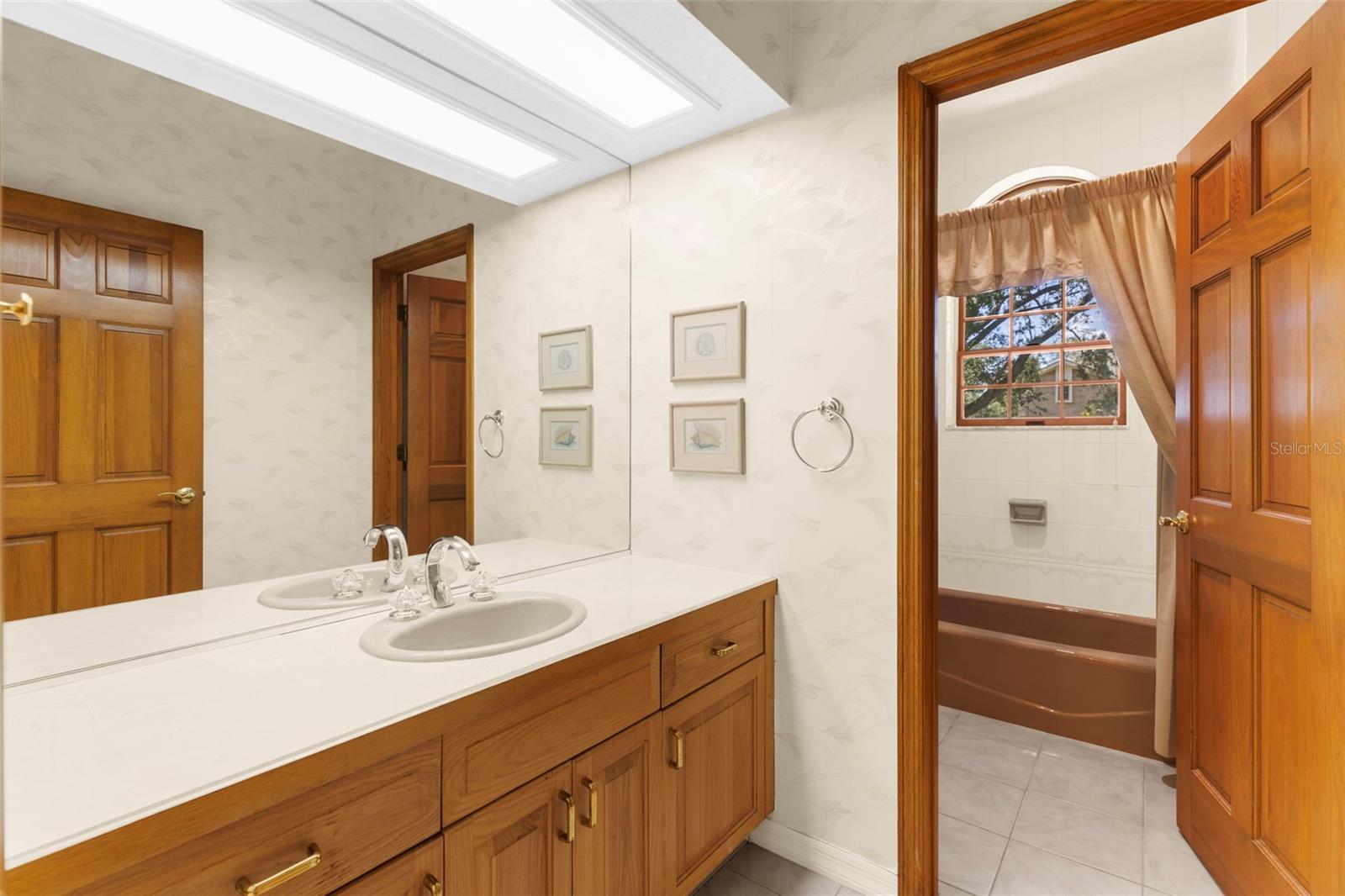 SANCTUARY AT COBBS LANDING THE PH II - Residential