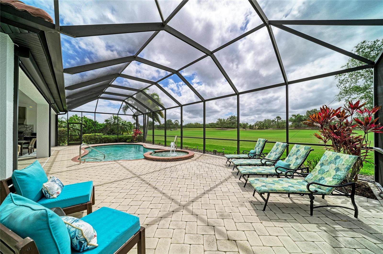 RIVER STRAND - Residential