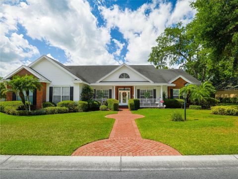 A home in LAKELAND