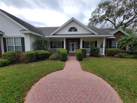 A home in LAKELAND