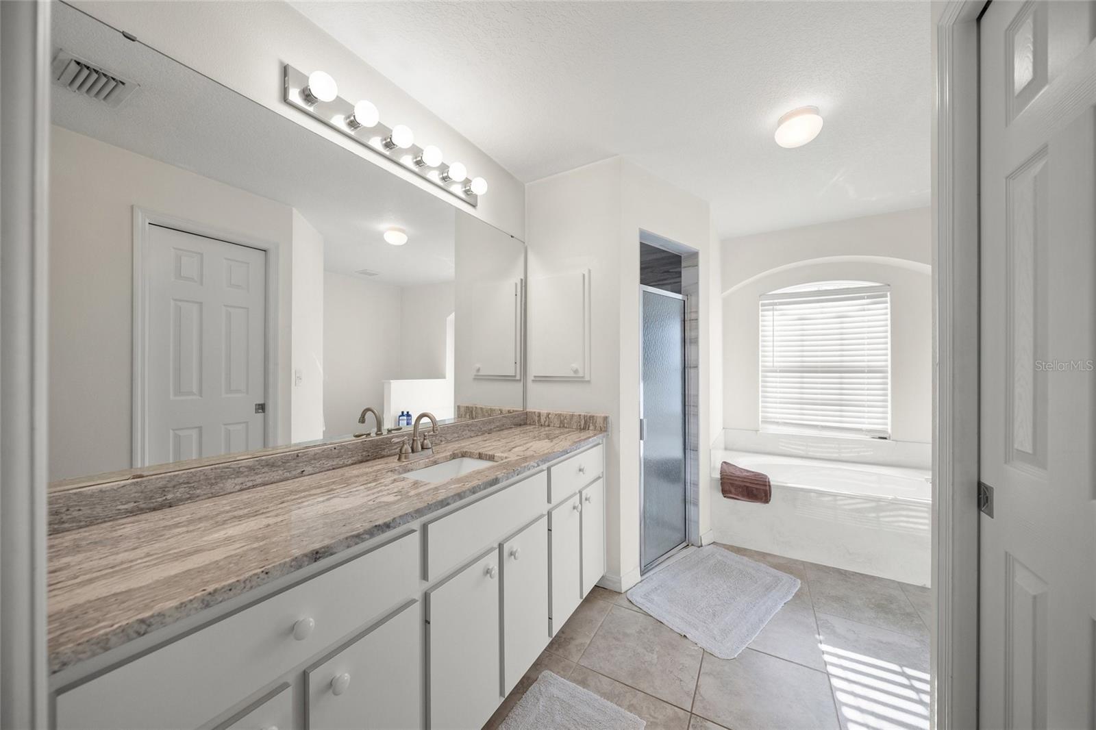 LAKE SARASOTA - Residential