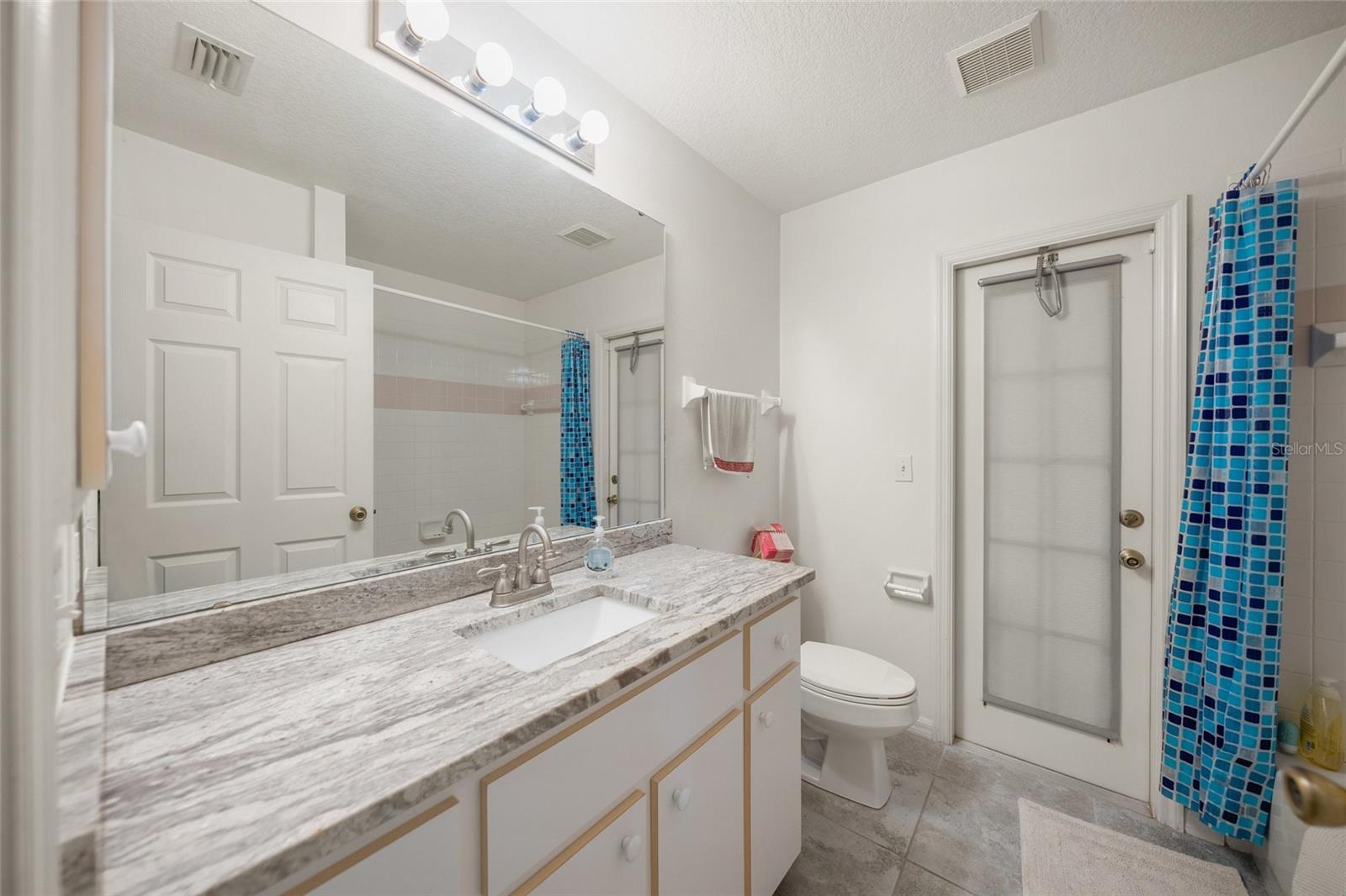 LAKE SARASOTA - Residential