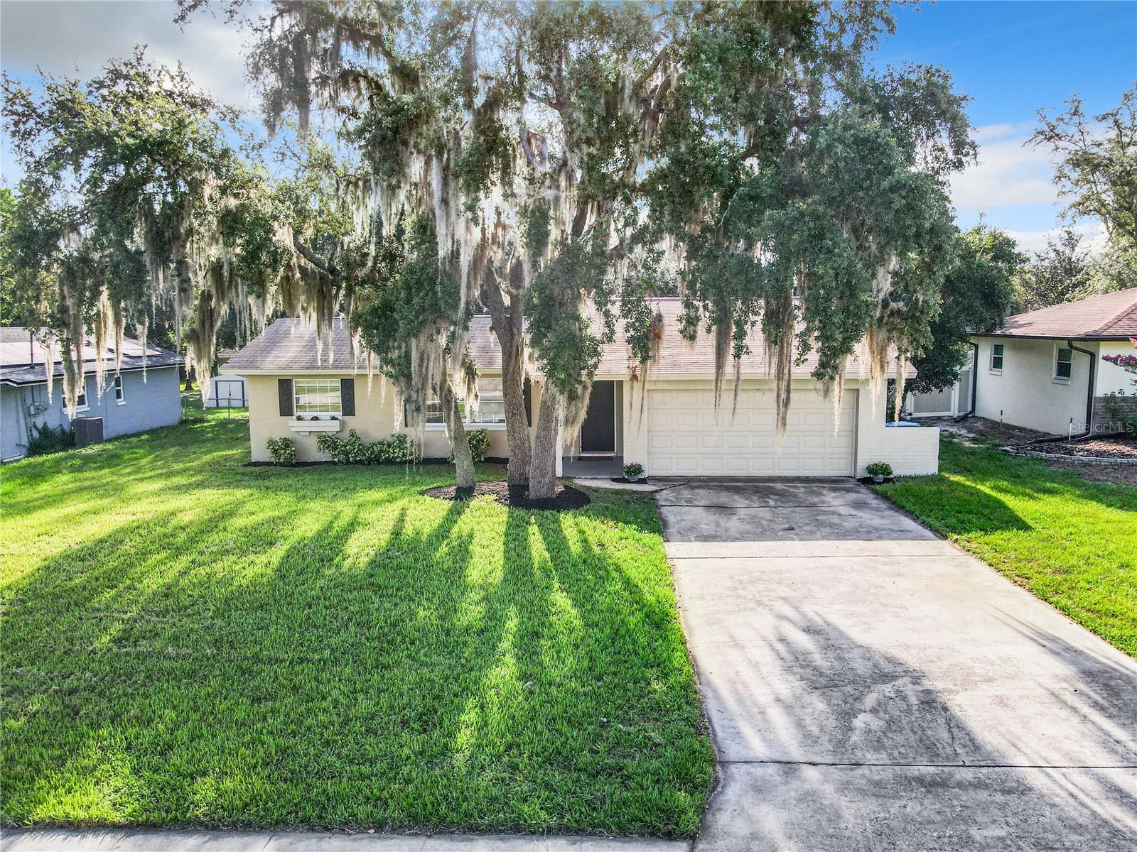 Charming 4-Bedroom Home with Spacious Backyard in Prime Location
Welcome to this delightful single-family home boasting 4 bedrooms and 2 bathrooms across 1,366 square feet of comfortable living space. Recently refreshed with new interior and exterior paint, this home is move-in ready and waiting for you!
Step inside to find a bright and inviting living area, perfect for both relaxing and entertaining. Discover the charm and potential of this cozy kitchen, perfectly suited for those who appreciate efficiency and functionality.
Each of the four bedrooms provides ample space and natural light, ensuring a cozy retreat for every member of the family. The two bathrooms are conveniently located and well-maintained.
Outside, you’ll discover a spacious backyard, ideal for outdoor activities, gardening, or simply enjoying the fresh air. Whether you’re hosting a summer barbecue or creating your own personal oasis, this backyard offers endless possibilities.
Situated in a convenient location, this home is just moments away from top-rated schools, a variety of shopping options, and a diverse selection of restaurants. Enjoy easy access to all the amenities and attractions that the area has to offer.
Don’t miss the opportunity to make this charming home your own. Schedule a showing today and experience all that this wonderful property has to offer!
*Excited to make this house your home? Use our preferred lender and enjoy these exclusive savings*