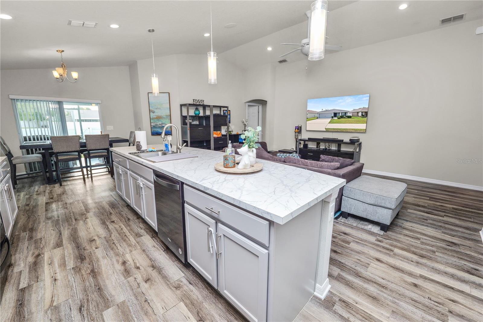 DONOVAN TRACE - Residential