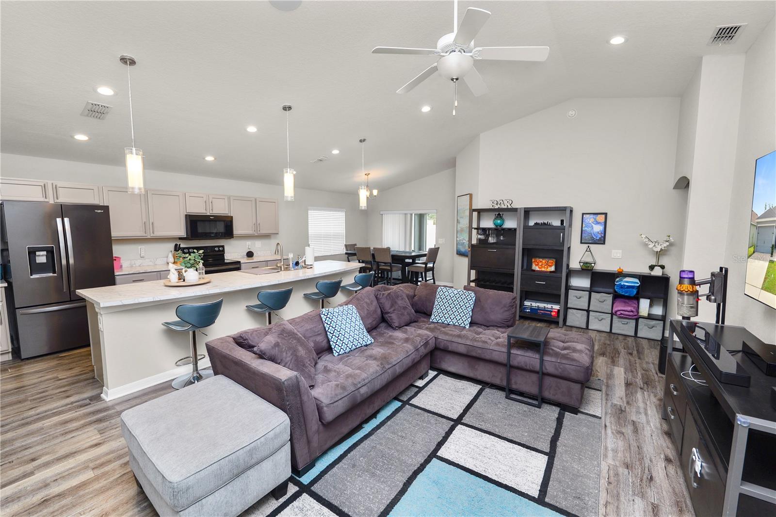 DONOVAN TRACE - Residential