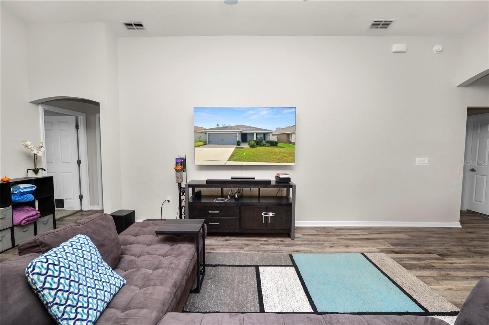 DONOVAN TRACE - Residential