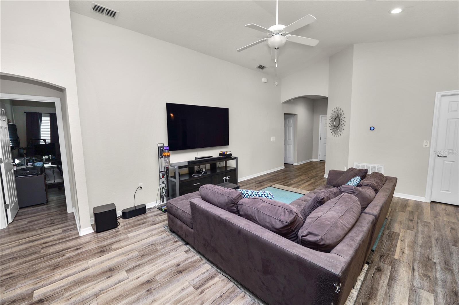 DONOVAN TRACE - Residential