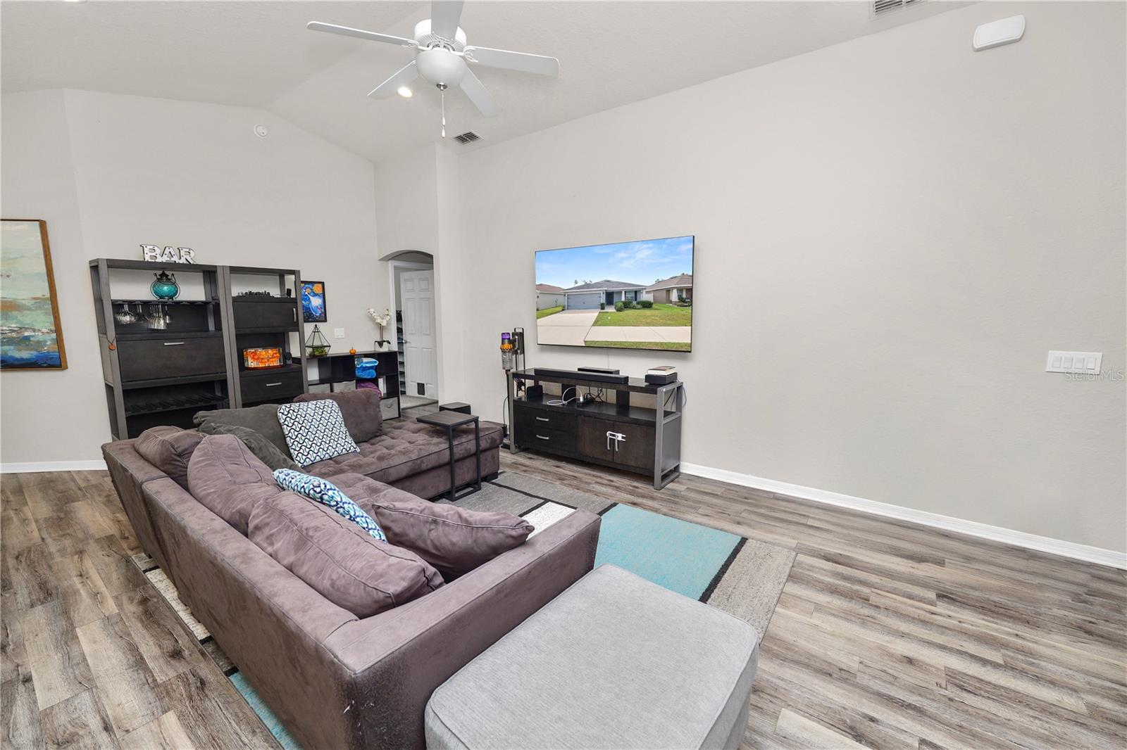 DONOVAN TRACE - Residential