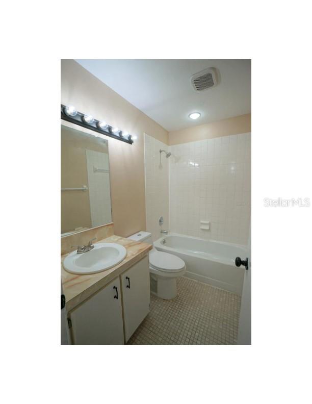 RAINTREE VILLAGE CONDO N - Residential Lease