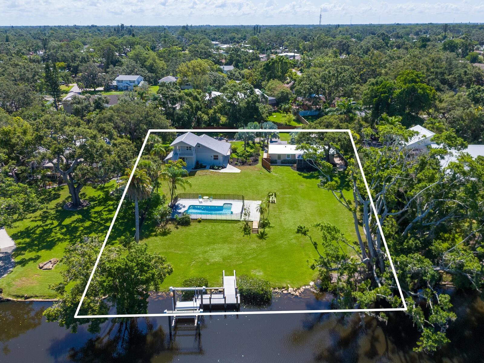 PHILLIPPI LAKE - Residential
