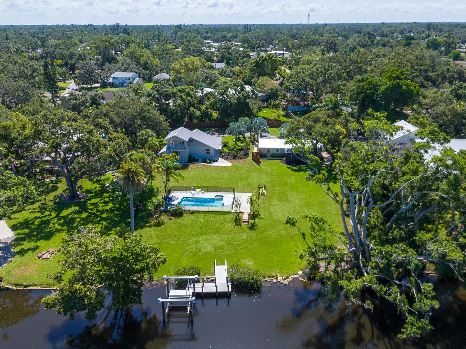 PHILLIPPI LAKE - Residential