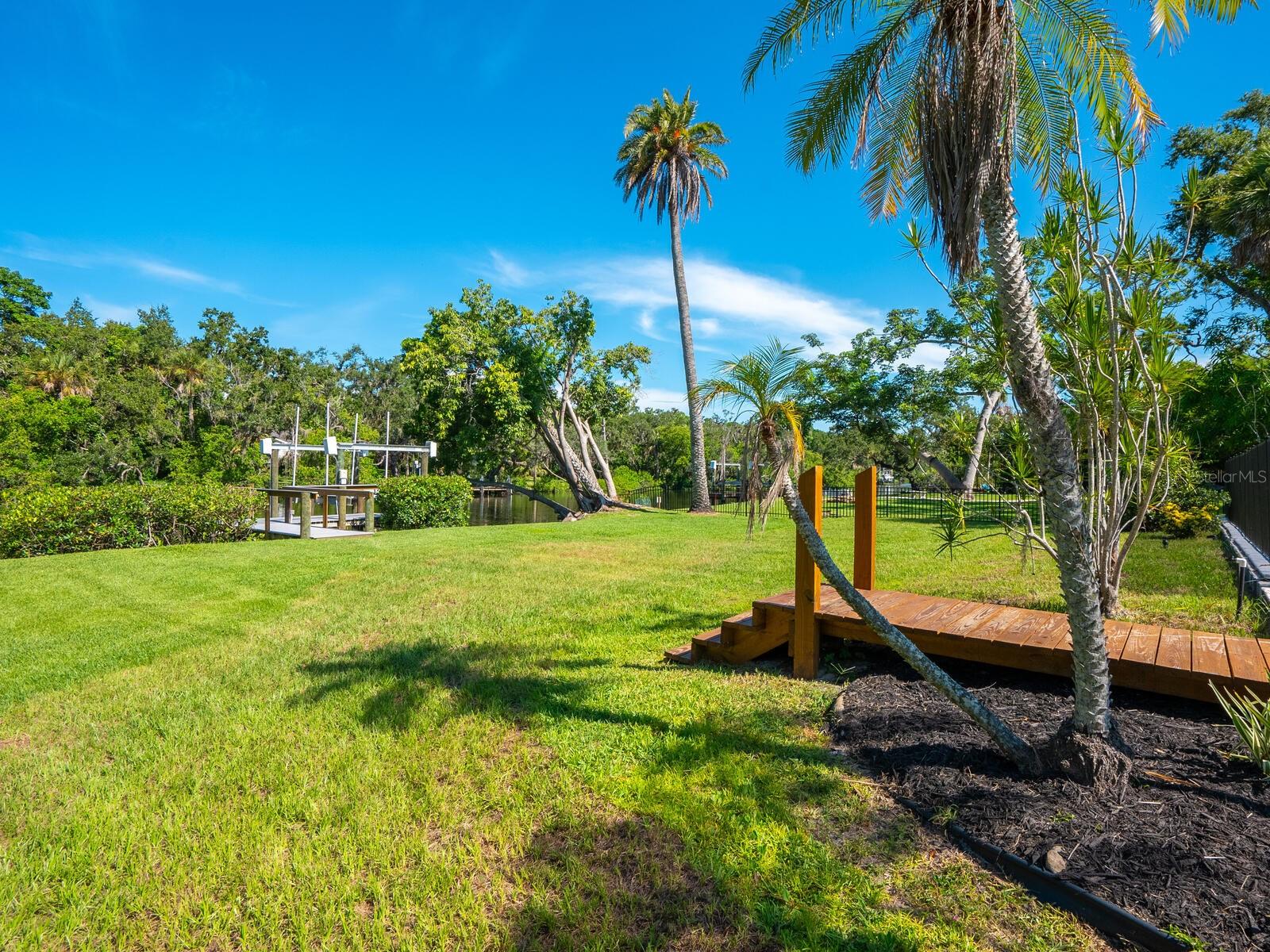 PHILLIPPI LAKE - Residential