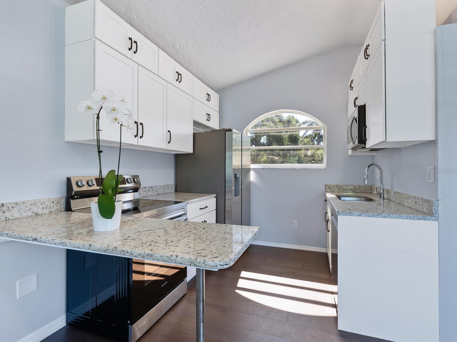 PHILLIPPI LAKE - Residential