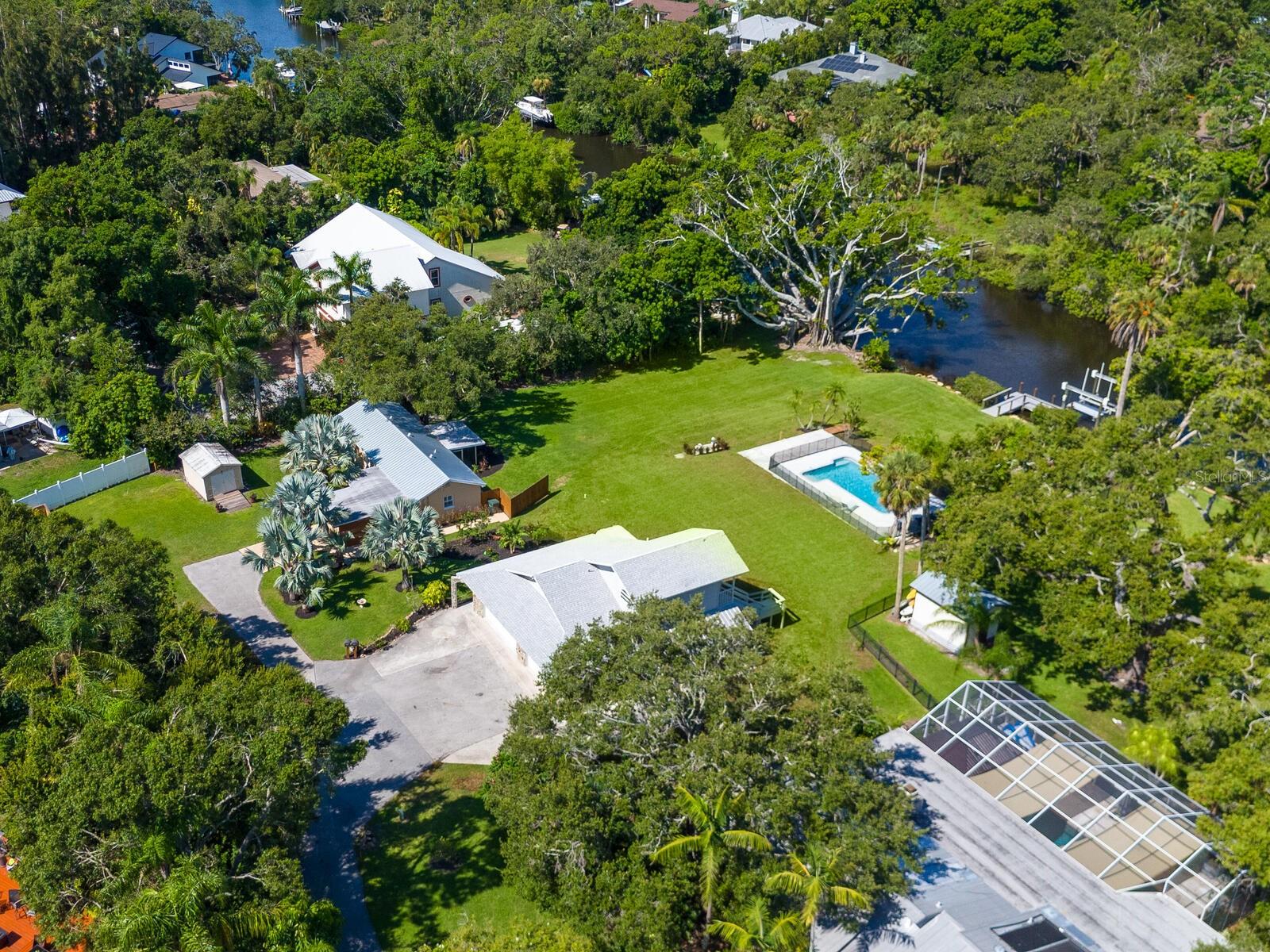 PHILLIPPI LAKE - Residential